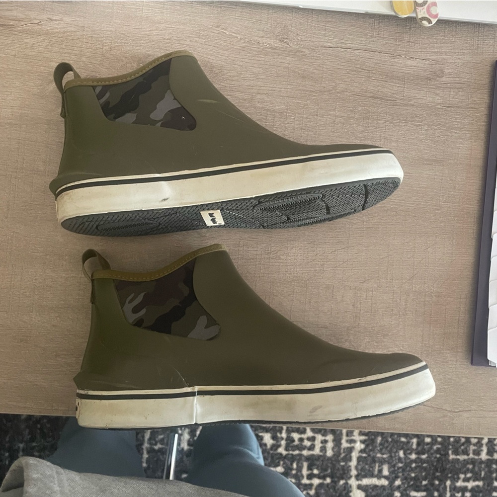Water boots